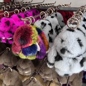 可爱真兔毛长耳豹子兔子钥匙扣斑点兔娃娃魅力玩具饰品钥匙圈饰品绒球挂件礼品 - Product Image 3