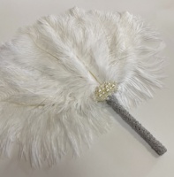 Grand ventilateur à main en plumes d'autruche blanches pour femmes Costume Show Tea Party Holiday Supply Dance Bridal Wedding Decor Accessory