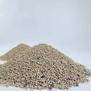 Litière pour chat en bentonite écologique <span class=keywords><strong>Wolfskin</strong></span>, vente chaude, forte agglomération, longue durée, sans poussière, sûre, multicolores, forme de boules pour chats - Product Image 1