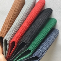 Moquette d'exposition en aiguilletage vert jetable 100% polyester à côtes, utilisée pour la maison, les événements et les mariages, provenant d'une usine chinoise