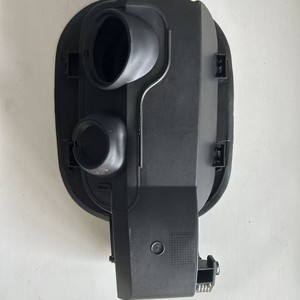 Base de réservoir de carburant 84745944 pour Chevrolet Silverado 2019-2023, version à broches en plastique - Product Image 2