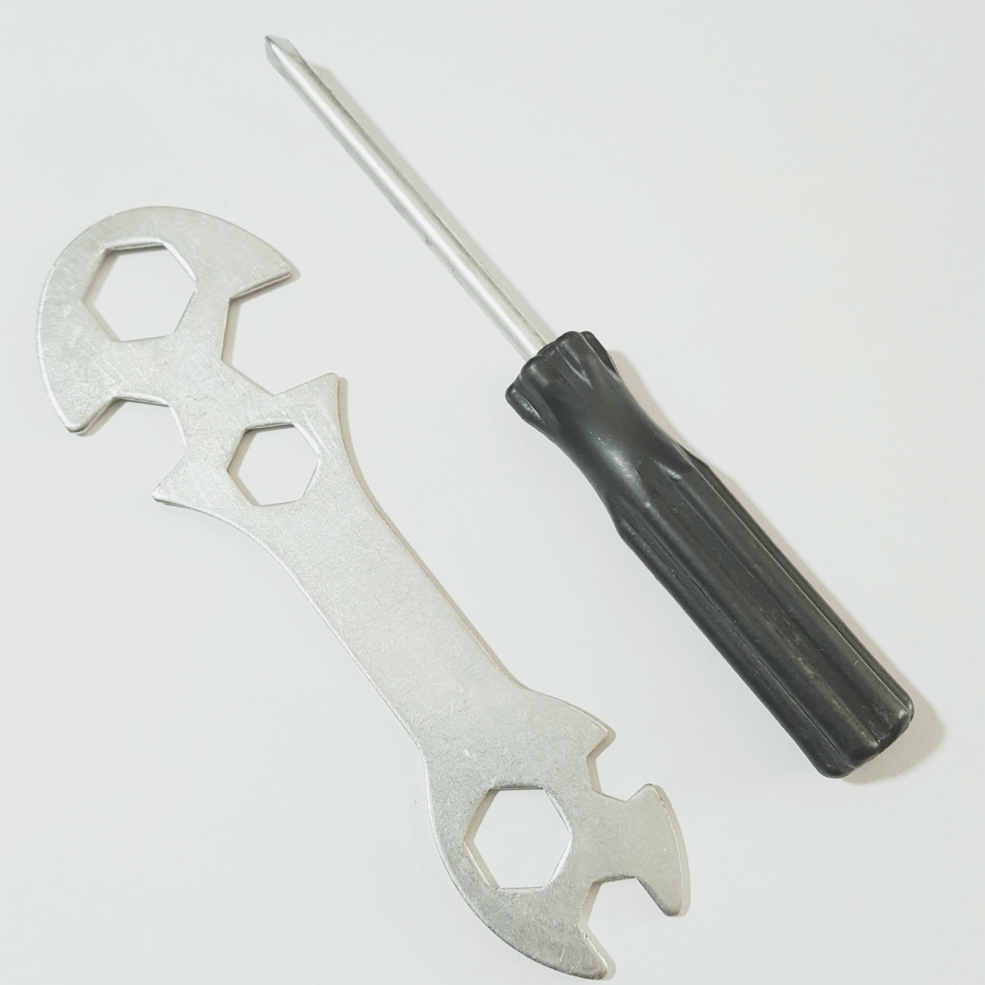 Flower wrench screwdriver
