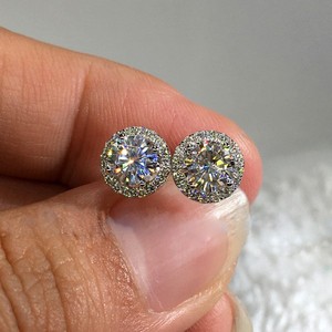 Boucles d'oreilles rondes entièrement pavées de zircone cubique, style japonais et coréen, scintillantes, élégantes, bijoux pour femmes - Product Image 4
