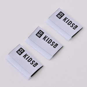Etiqueta de tamaño para ropa <span class=keywords><strong>S</strong></span>/M/L, rectángulo bordado de lámina reflectante dorada con pliegue central de respaldo sin sombras para un uso conveniente en la bolsa - Product Image 4