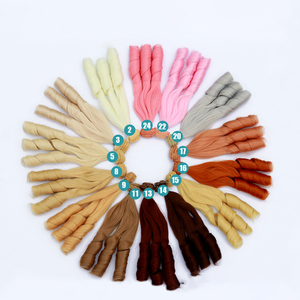 Di alta qualità 20-100cm Mini <span class=keywords><strong>giocattolo</strong></span> bambola parrucca ad alta temperatura in fibra sintetica romani capelli ricci Super fai da te parrucca con materiale plastico - Product Image 3