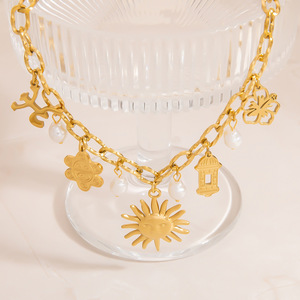 สร้อยคอรูปหัวใจสแตนเลสสตีลพร้อมจี้รูปหัวกะโหลกและหัวใจ ชุบทอง 18K สายคล้องไหปลาร้า สำหรับใส่ทุกวัน เครื่องประดับเสริมเสน่ห์ - Product Image 3