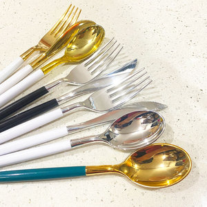 <span class=keywords><strong>Assiette</strong></span> de présentation personnalisée en plastique, ensemble d'assiettes à dîner à fleurs roses et dorées - Product Image 4