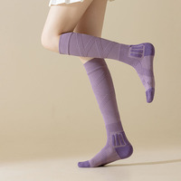 Nouvelles chaussettes de compression tricotées pour femmes automne/hiver, vente en gros ODM, pour fitness, golf, tennis et chaussettes en polyester