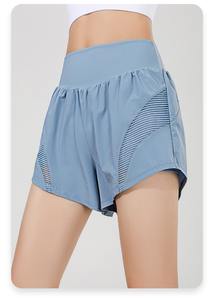 Pantalones cortos de gimnasio de malla de doble capa para mujer Logotipo personalizado Ropa de entrenamiento de yoga Pantalones cortos deportivos de verano sueltos de color sólido - Product Image 2