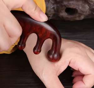 <span class=keywords><strong>2025</strong></span> nuevo diseño Popular peine de masaje de madera Natural peine de masaje de meridiano de cinco puntas herramienta de acupresión para el cuero cabelludo y el cuerpo - Product Image 3