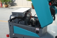 Brosseuse autoportée compacte Boshuo 48V 2000W, largeur de travail 1200mm, bac de 120L, machine de nettoyage de sols industriels pour centres commerciaux et parkings 3