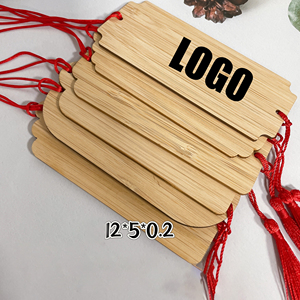 Etiquetas de Bambú Talladas Tradicionales de Alta Calidad con Borlas Rojas, Adornos Colgantes Personalizables para Marca, Etiquetas de Madera para Música - Product Image 5
