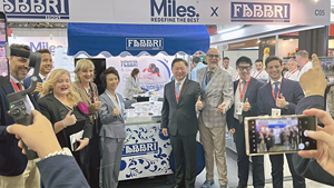 Dặm đường phố ngoà<span class=keywords><strong>i</strong></span> trờ<span class=keywords><strong>i</strong></span> dặm thực phẩm xe tả<span class=keywords><strong>i</strong></span> Galaxy Pro v4c Tủ đông Showcase Gelato Kem giỏ hàng tất cả trong một máy như cửa hàng di động - Product Image 5