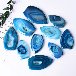 Vente en gros de pierres brutes naturelles en agate cristalline, formes de géodes et sculptures de flammes en agate bleue pour la décoration - Product Image 1