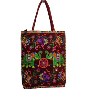 Bolsa de Mano Étnica de Algodón Hecha a Mano de Alta Calidad con Bordado, Reutilizable para Compras y Viajes, Disponible para la Venta - Product Image 1