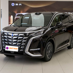 Denza D9 EV, véhicule utilitaire familial électrique neuf, longue autonomie, 7 places, hybride rechargeable, en stock en Chine. - Product Image 1