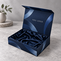 Boîte cadeau rigide écologique avec logo personnalisé, doublure en satin et gaufrage, pour l'emballage d'écharpes et de vêtements