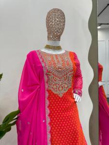 Diseñador de ropa indio y pakistaní Badhani Salwar Kameez Traje con Secuencia de bordado Trabajo Boda Salwar Traje - Product Image 6