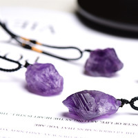 Vente en gros de pendentif en pierre brute en cristal naturel collier pendentif en améthyste rose blanche irrégulière bijoux