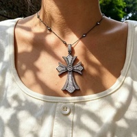 Collier pendentif croix plaqué or 18 carats, style hip-hop, entièrement pavé de zircone cubique, bijoux de rappeur pour hommes et femmes, streetwear