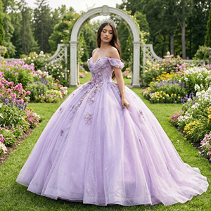 Vestido de Quinceañera Lsmc108 Moderno con Apliques, Escote Corazón, Cola Capilla, Estilo Princesa, con Brillo, Cristales y Diseño 3D Natural - Product Image 1