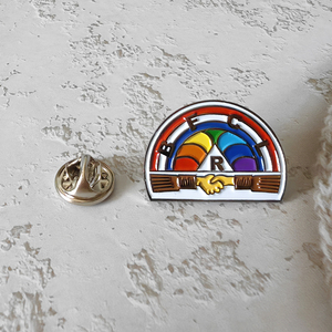Broche de revers maçonnique, badge commémoratif, poignée de main arc-en-ciel, broche en métal, design créatif BLM86, taille 2.6*1.8cm - Product Image 6