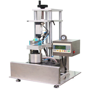 Máquina taponadora de botellas semiautomática neumática al vacío con tapa de escritorio pequeña rotativa para tarros de cartón de vidrio proporcionada fácil de operar - Product Image 1