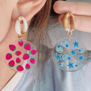 Pendientes de tuerca acrílicos redondos con estilo con conchas impresas, joyería de oreja de moda única para mujer, estilo de <span class=keywords><strong>vacaciones</strong></span> <span class=keywords><strong>en</strong></span> la playa - Product Image 1