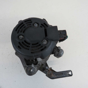 Alternateur 27060-0Y030 Toyota Yaris Mk2 2005-2011 d'occasion (69292) - Product Image 1