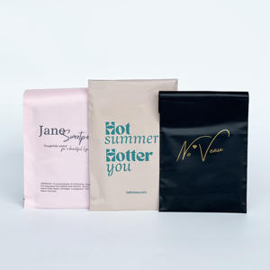 Vente flash : Sac d'expédition en polyéthylène mat blanc 10*13 avec logo brillant, sac à bulles écologique, sac d'expédition UV pour vêtements, boîte à chaussures - Product Image 1