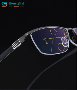 Gafas Progresivas Multifocales Everglint Optical para Presbicia, Gafas de Lectura para Negocios, Gafas de Lectura para Personas Mayores, Gafas de Computadora para Hombres - Product Image 1