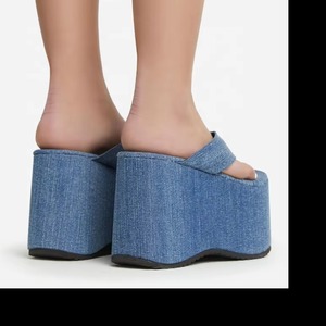 Ciabatte <span class=keywords><strong>con</strong></span> <span class=keywords><strong>Zeppa</strong></span> in Denim da Donna all'Ingrosso, Infradito alla Moda - Product Image 5