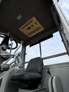 Used Caterpillar CAT140H Motor Grader 2022 <b>Model</b> Cummins <b>Engine</b> Gearbox Japan Origin Less Hours for Engineering Use - Product Image 6