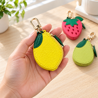 Porte-monnaie porte-clés mignon en forme de fruit, mini pochette zippée en similicuir avec clip pour femmes et filles, breloque de sac, cadeau et souvenir de fête