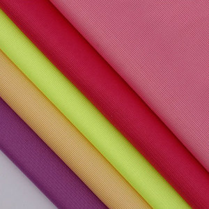 Tissu en <span class=keywords><strong>polyester</strong></span> velours doré durable, anti-boulochage, matériau stable pour tous les styles de vêtements, production en gros - Product Image 2