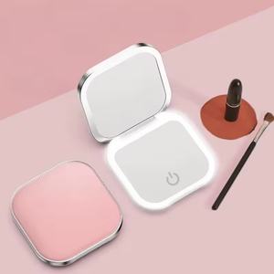Espejo Cosmético LED de Bolsillo Recargable de Doble Cara con Aumento 3X, Diseño Plegable para Viaje, Precio Competitivo, Empaquetado en Caja de Maquillaje - Product Image 3