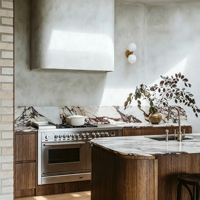 Îlot de cuisine incurvé en bois massif et marbre Calacatta Viola, style Wabi-Sabi, sur mesure, pour villas haut de gamme et rénovations de luxe