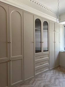 ตู้เสื้อผ้าไม้จริงทันสมัย ความจุขนาดใหญ่ ดีไซน์เป็นมิตรกับสิ่งแวดล้อม สำหรับเก็บเสื้อผ้าในห้องนอน บานประตูแบบแผ่น ชั้นวางของหลายชั้น - Product Image 4