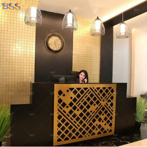 Bàn tiếp tân màu đen hiện đại cho văn phòng sang trọng <span class=keywords><strong>corian</strong></span> Salon phía trước bảng Thiết kế bespoke kim loại vàng tiếp tân bảng - Product Image 1
