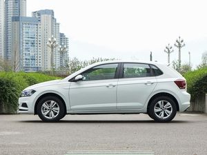 2023 Volkswagen <span class=keywords><strong>Polo</strong></span> Hatchback <span class=keywords><strong>5</strong></span> Porte <span class=keywords><strong>5</strong></span> Posti Versione R15 Trazione Anteriore Auto Usata a Benzina Motore <span class=keywords><strong>1</strong></span>.5L Nuova - Product Image 4