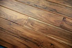 Plancher en bois dur de luxe de plancher en bois dur de noix d'or d'acacia de première catégorie