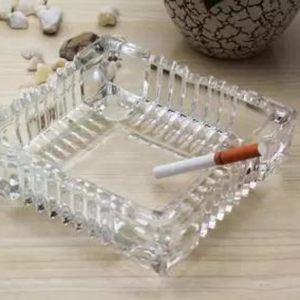 Posacenere in Vetro Trasparente Premium, Resistente al Calore, con Supporto per Sigarette, per <span class=keywords><strong>Casa</strong></span> e Bar - Product Image 2