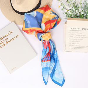 وشاح ساتان نسائي مربع الشكل مطبوع بالحرير بتصميم زهور أنيق من JSMART - Product Image 5