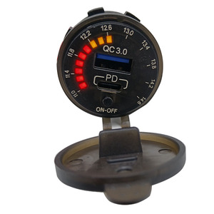 Cargador de coche de carga rápida 3,0, toma de corriente con voltímetro, interruptor y fusible de 10A integrado para vehículo de 12V/24V - Product Image 4