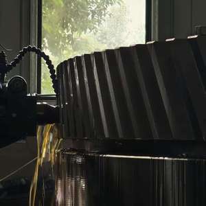 Ingranaggio Elicoidale di Grandi Dimensioni in Acciaio Inossidabile Lavorato a CNC per Mulino a Sfere con Motore - Product Image 4