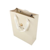 Sac cadeau en papier personnalisé, sac shopping en papier d'art avec poignée en ruban pour l'emballage de marchandises de marque