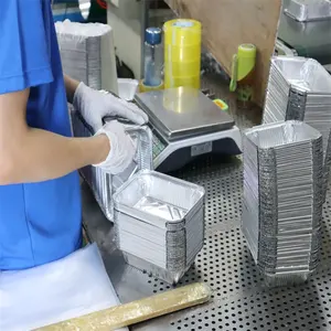 Récipient de papier d'aluminium carré de qualité alimentaire jetable petits plateaux en aluminium à emporter plateau en aluminium à emporter avec couvercles