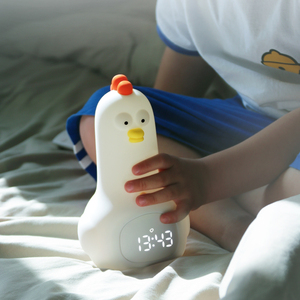 Nouveau produit 2022 bébé mignon poulet réveil lumière réveil et lampe enfants LED horloge numérique avec Silicone souple nuit - Product Image 3