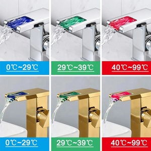 <span class=keywords><strong>Robinet</strong></span> <span class=keywords><strong>de</strong></span> lavabo cascade LED en acier inoxydable <span class=keywords><strong>noir</strong></span> à trou unique, avec céramique et 3 couleurs <span class=keywords><strong>de</strong></span> lumière changeante, monocommande pour <span class=keywords><strong>salle</strong></span> <span class=keywords><strong>de</strong></span> <span class=keywords><strong>bain</strong></span> - Product Image 3