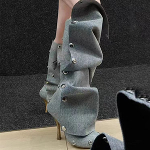 Botas de tacón fino plisadas hasta la rodilla para mujer, estilo occidental, con botones y remaches, novedad de invierno 2025 - Product Image 3